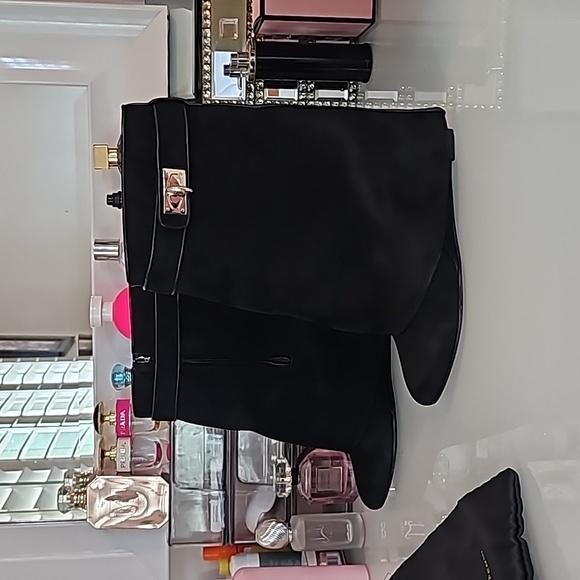 Givenchy Shark Tooth Lock Boots - Picture 16 of 16